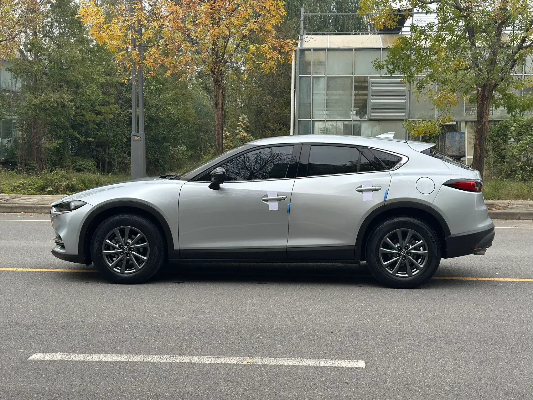 2020 MAZDA CX-4 thumbnail 3