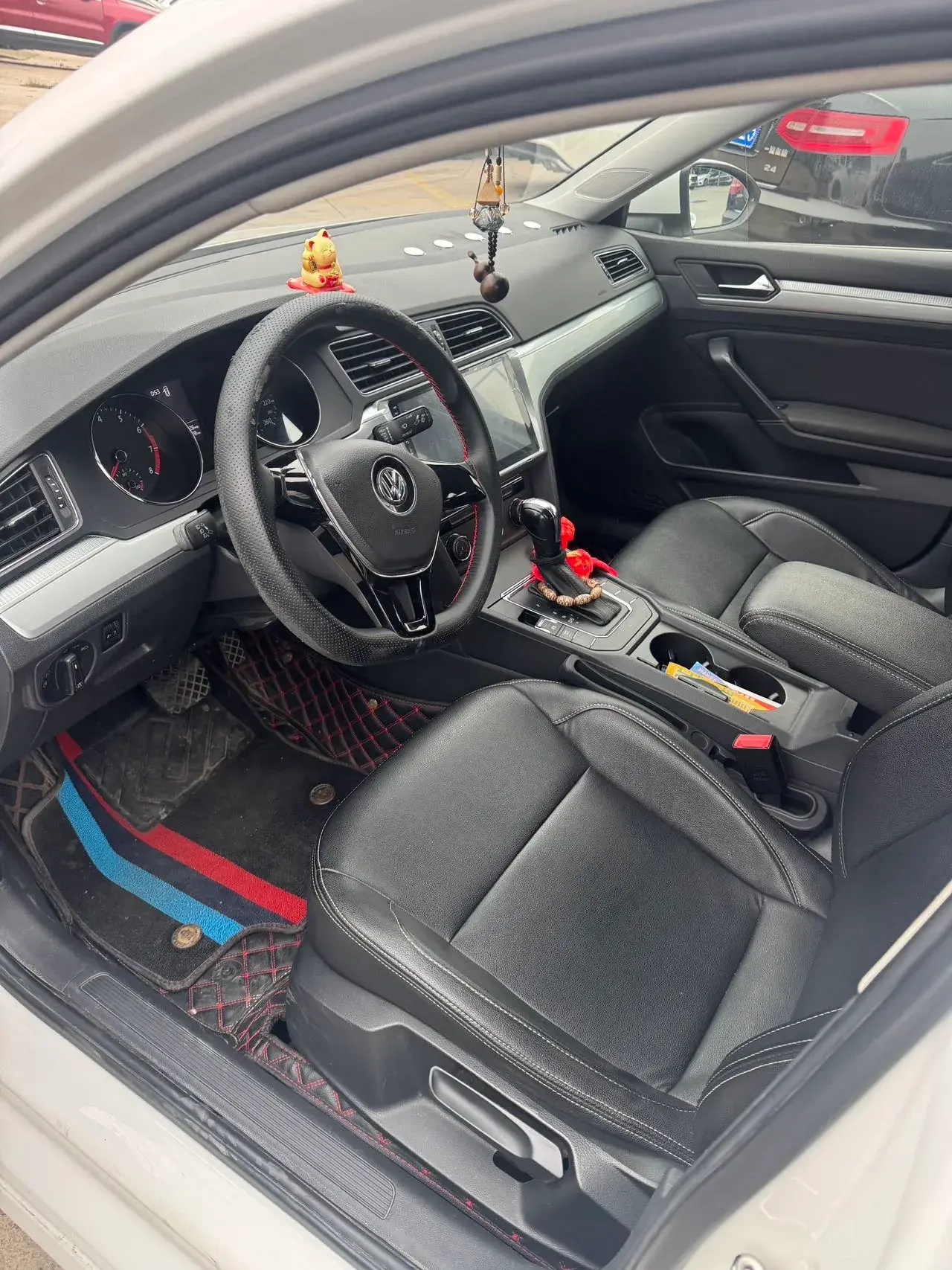 2018 VOLKSWAGEN LAMANDO thumbnail 2