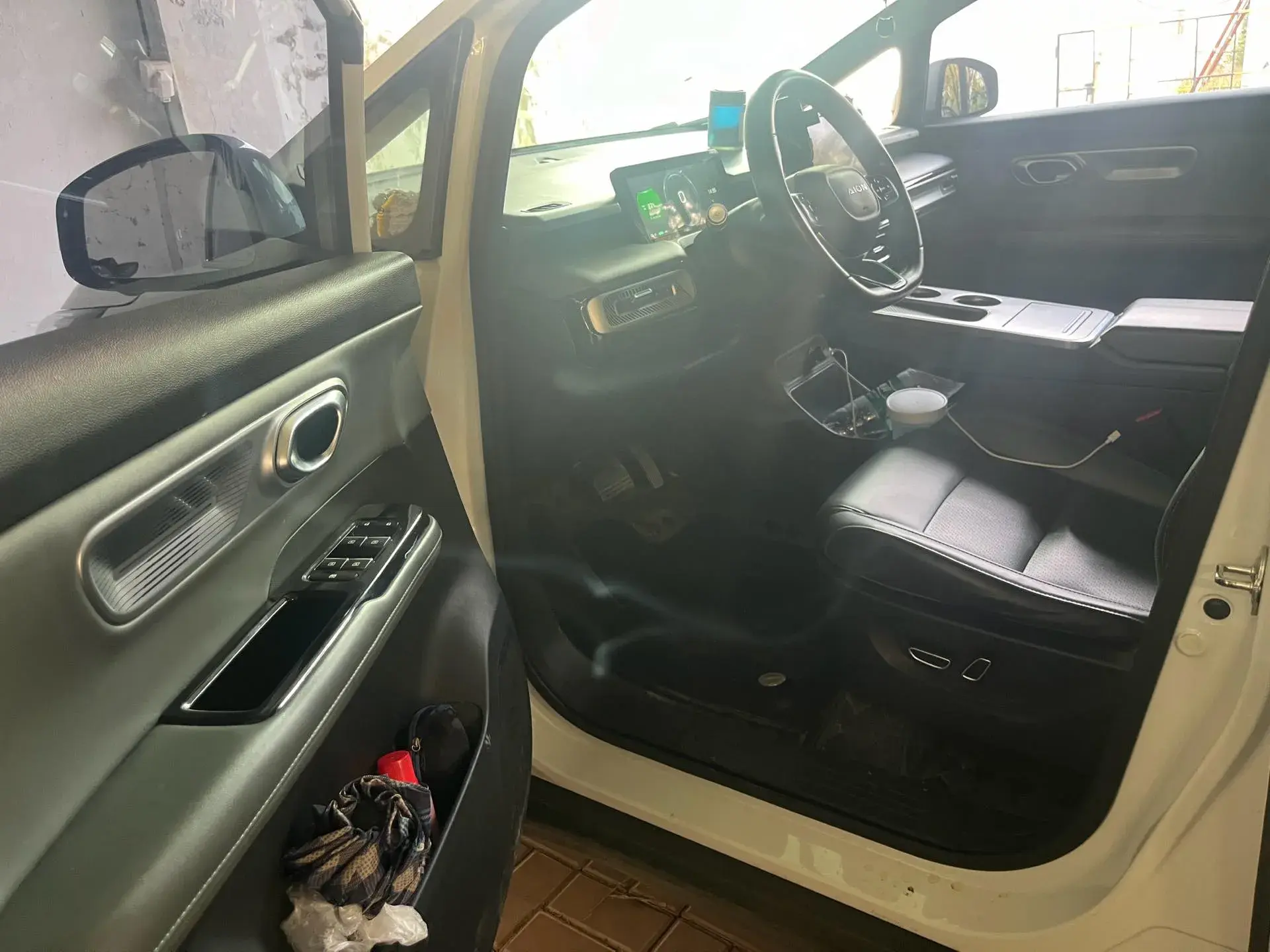 2023 AION Y thumbnail 4