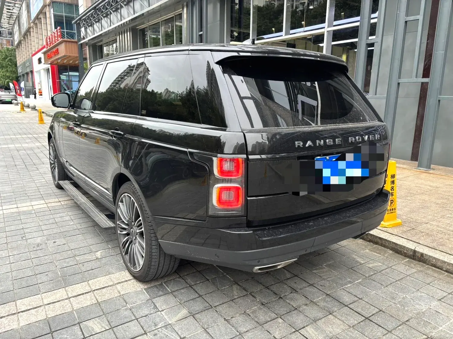 2021 LAND ROVER thumbnail 3