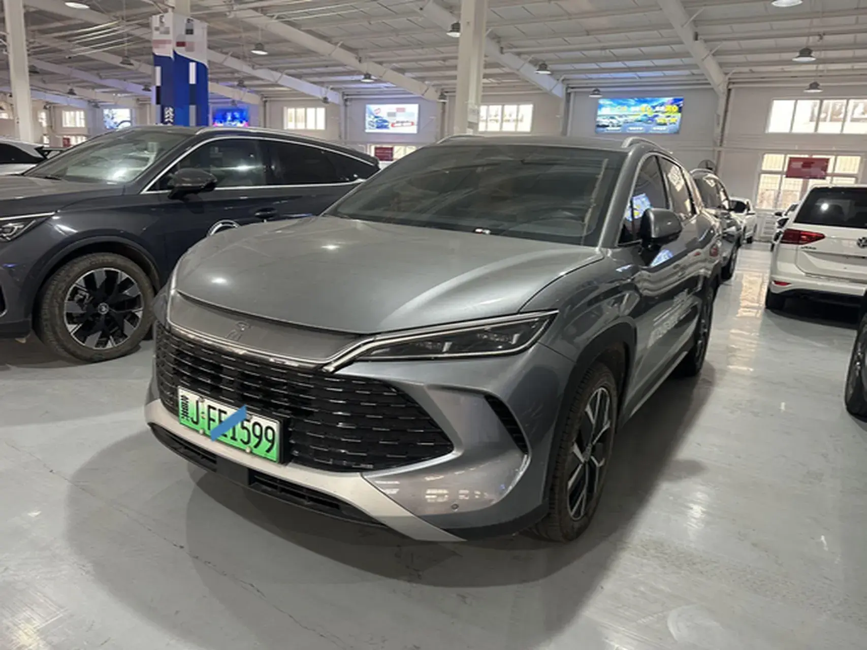 2024 BYD SONGL view 1