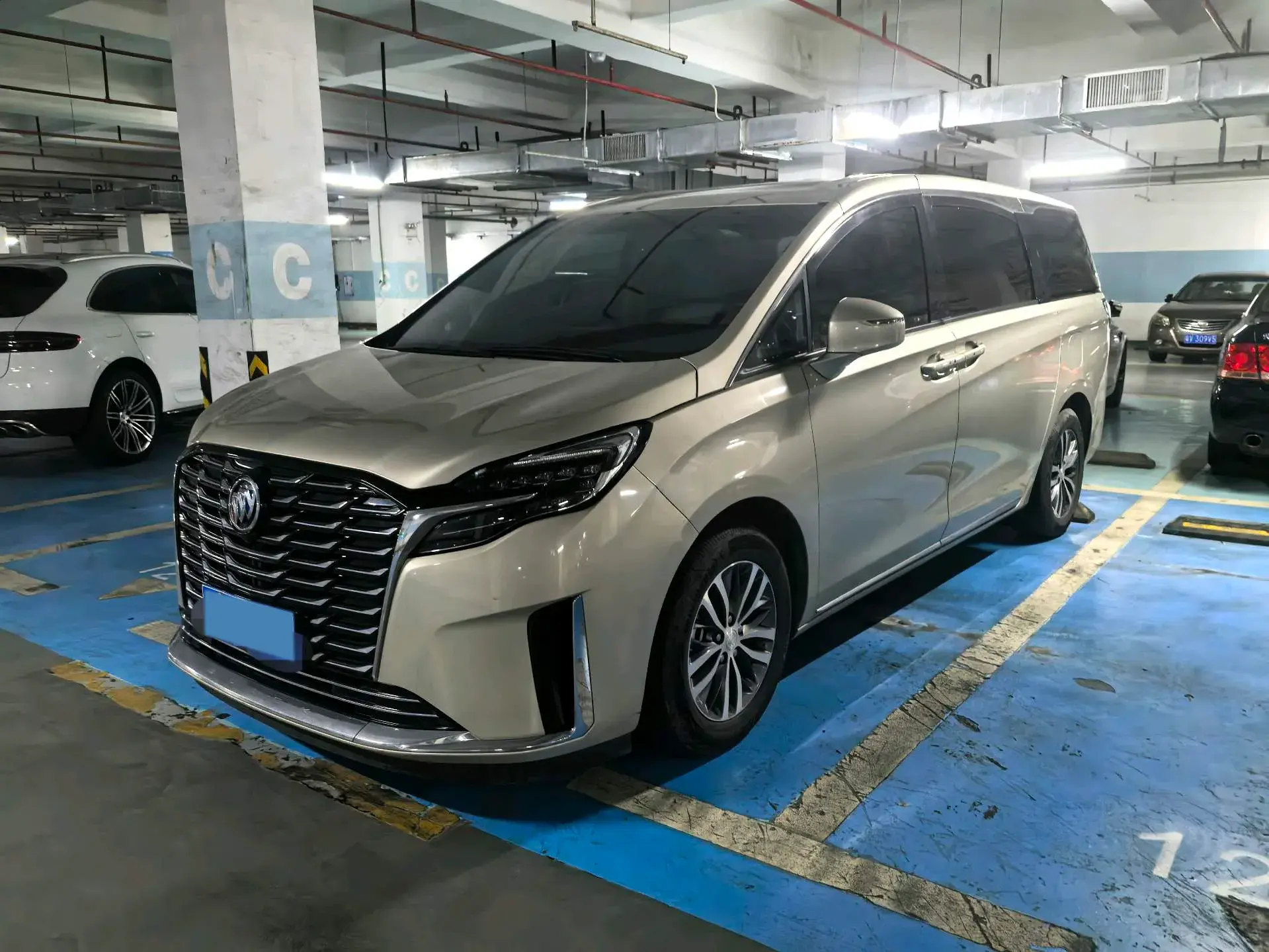 2023 BUICK GL8 view 1