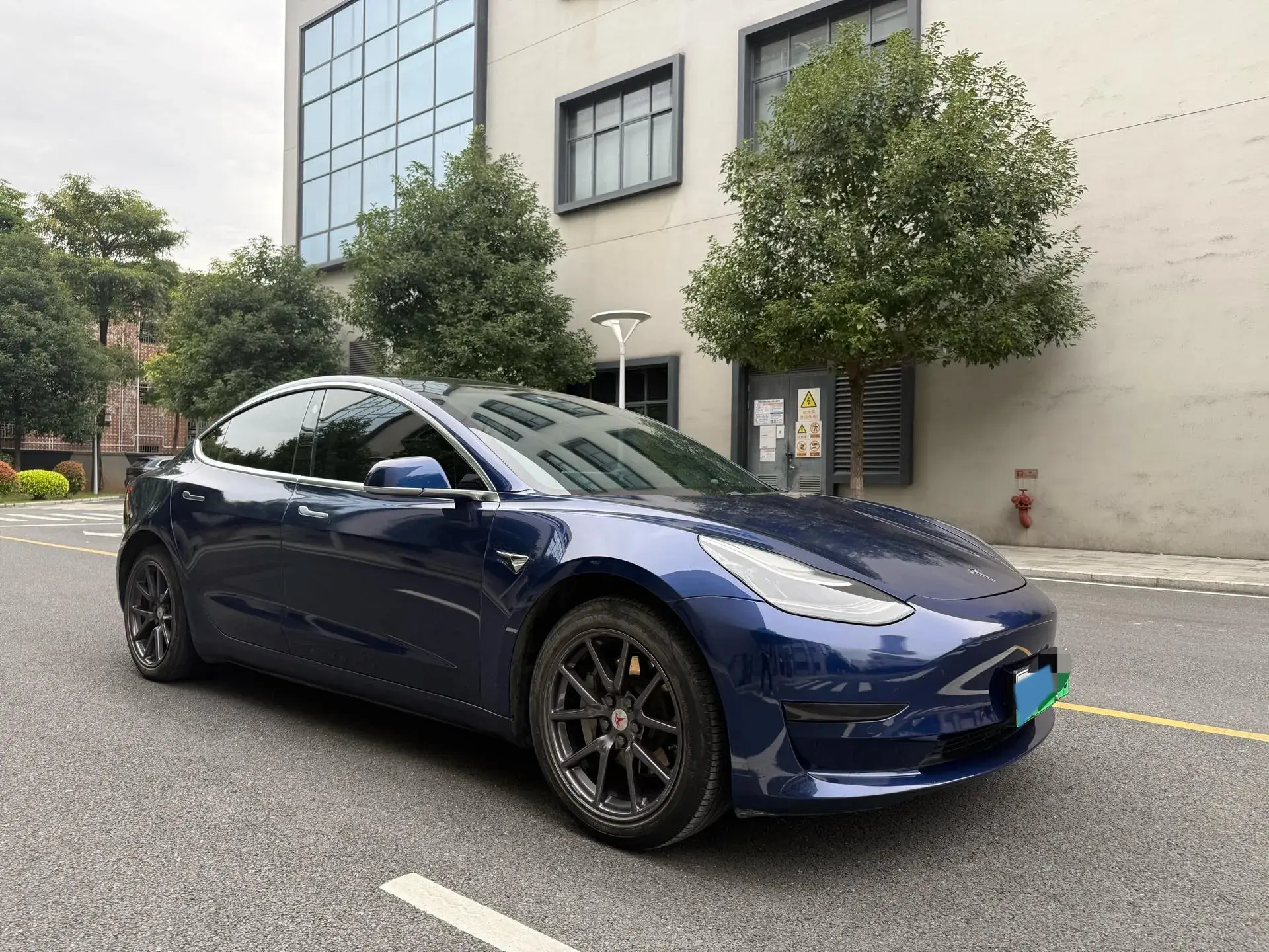 2020 TESLA MODEL thumbnail 3