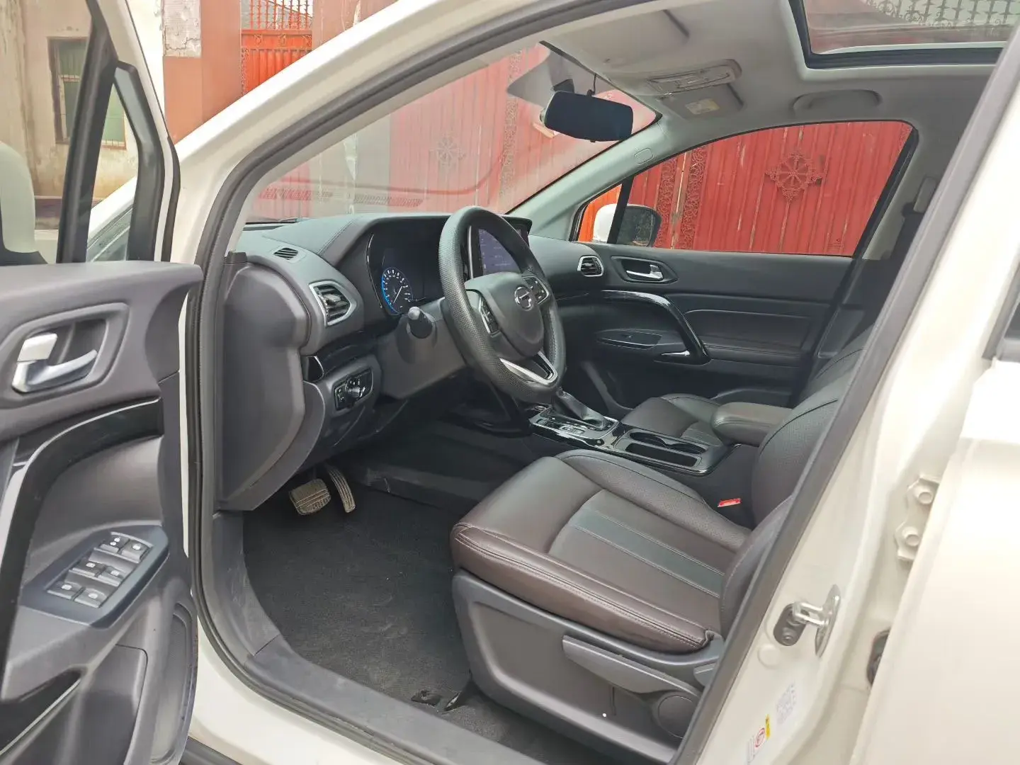 2019 GAC TRUMPCHI thumbnail 4