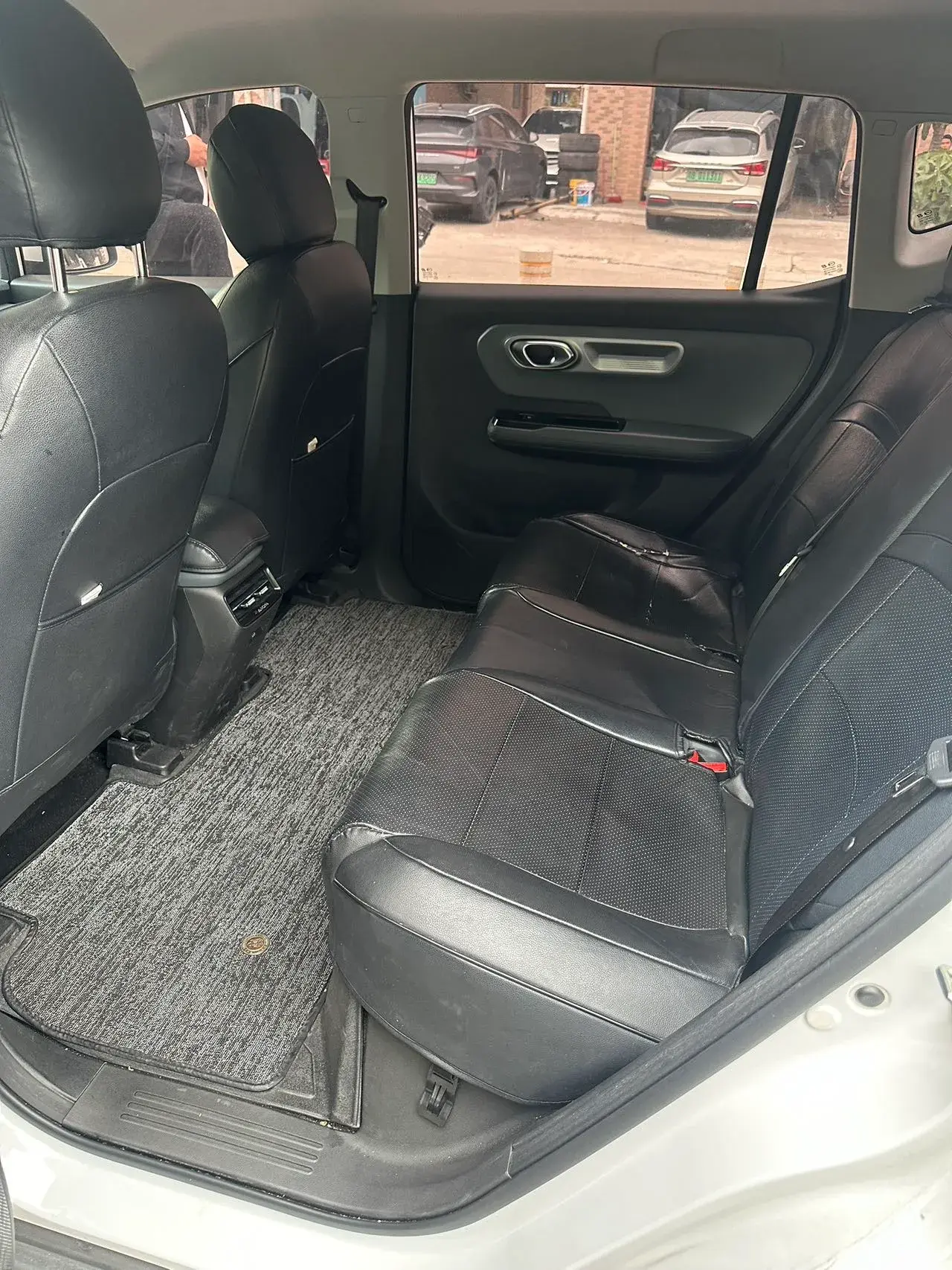 2023 AION Y thumbnail 3