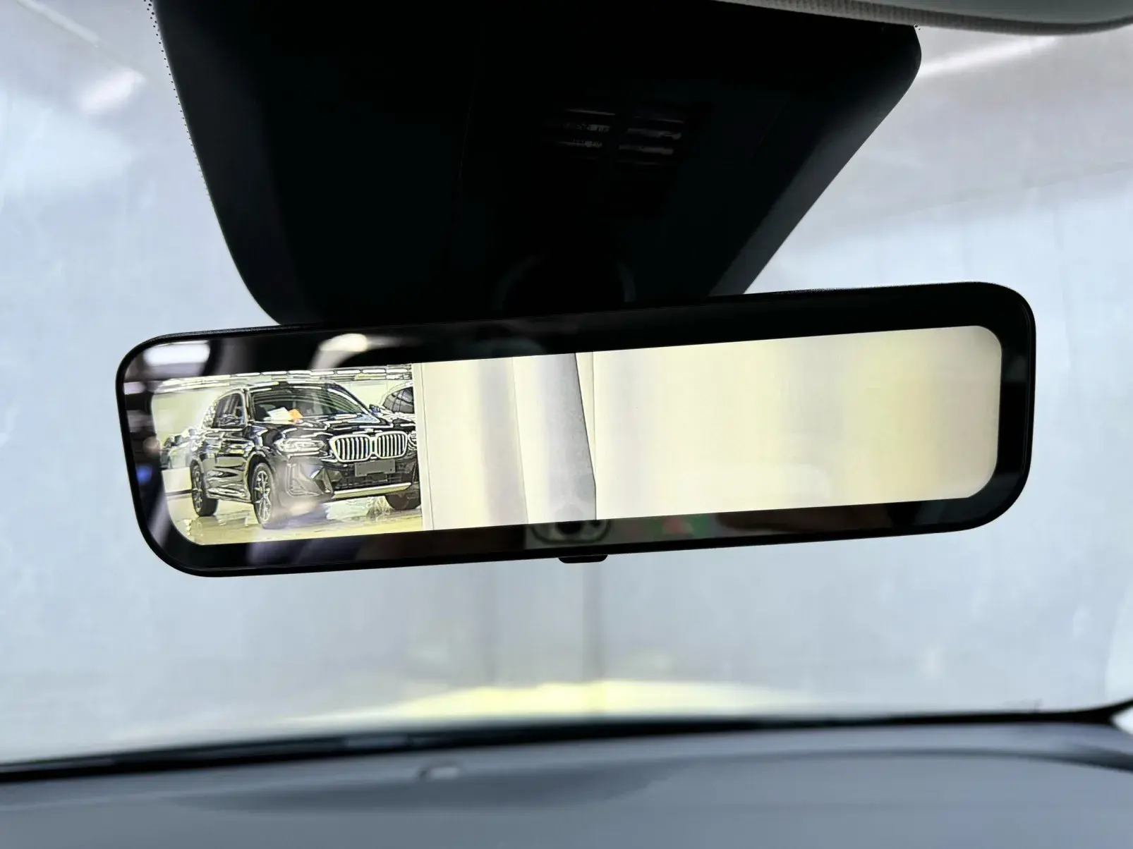 2024 BUICK LARCOSSE thumbnail 4