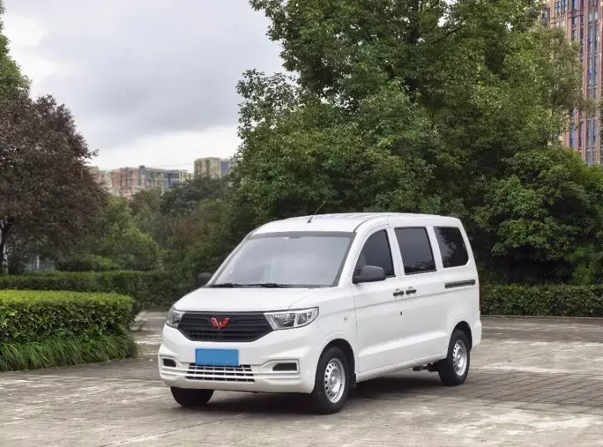 2021 WULING HONGGUANG view 1