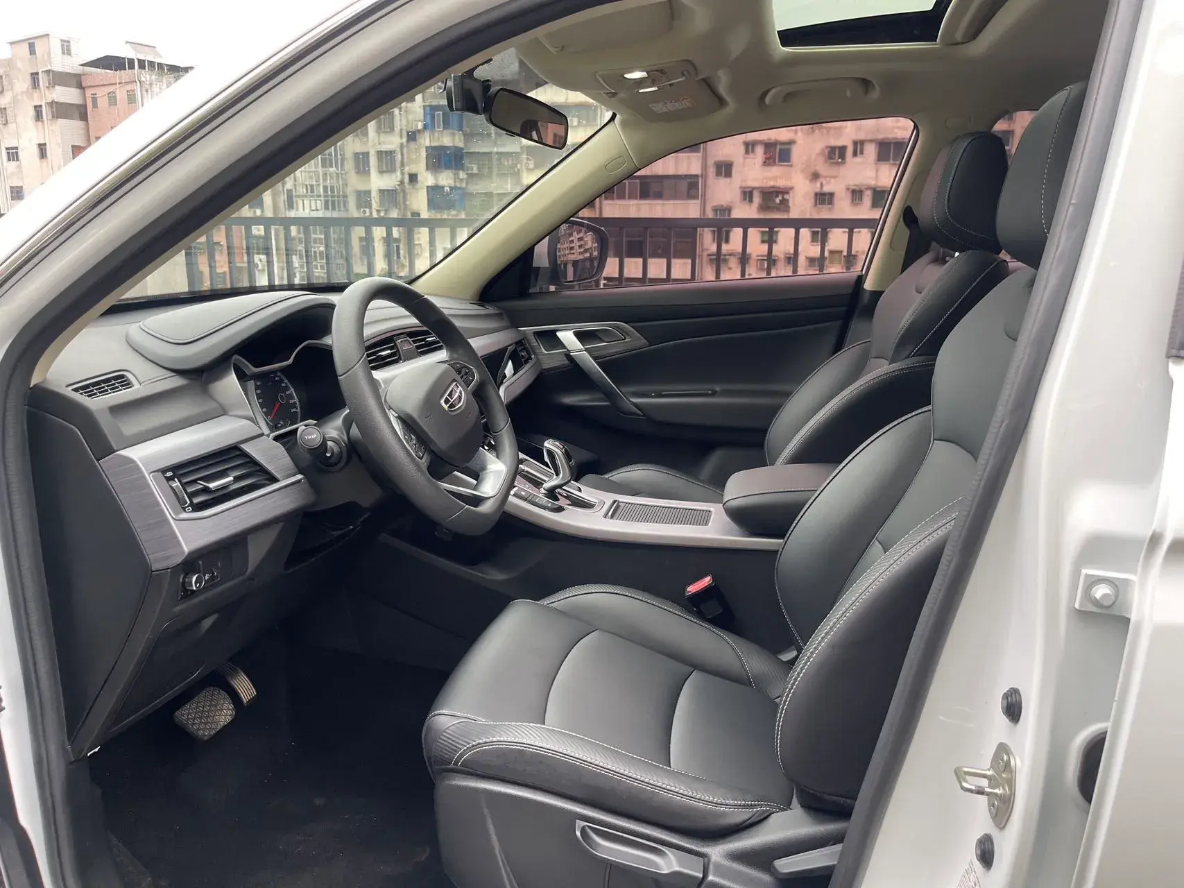 2020 GEELY AZKARRA thumbnail 4