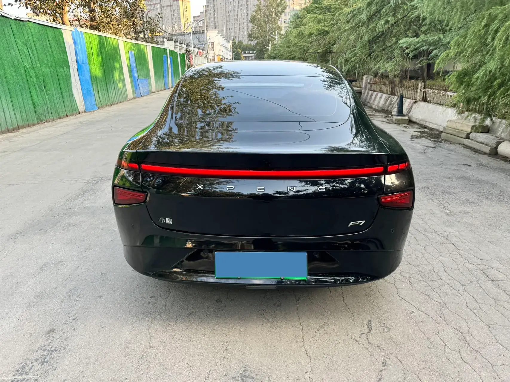 2022 XPENG P7 thumbnail 4