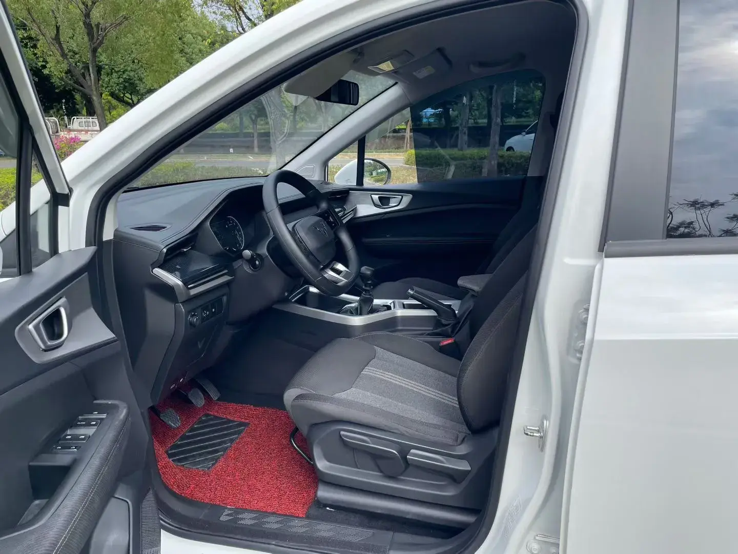 2022 WULING JIACHEN thumbnail 4