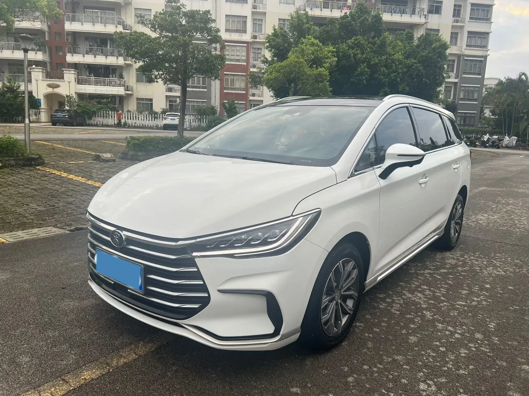 2021 BYD SONG view 1