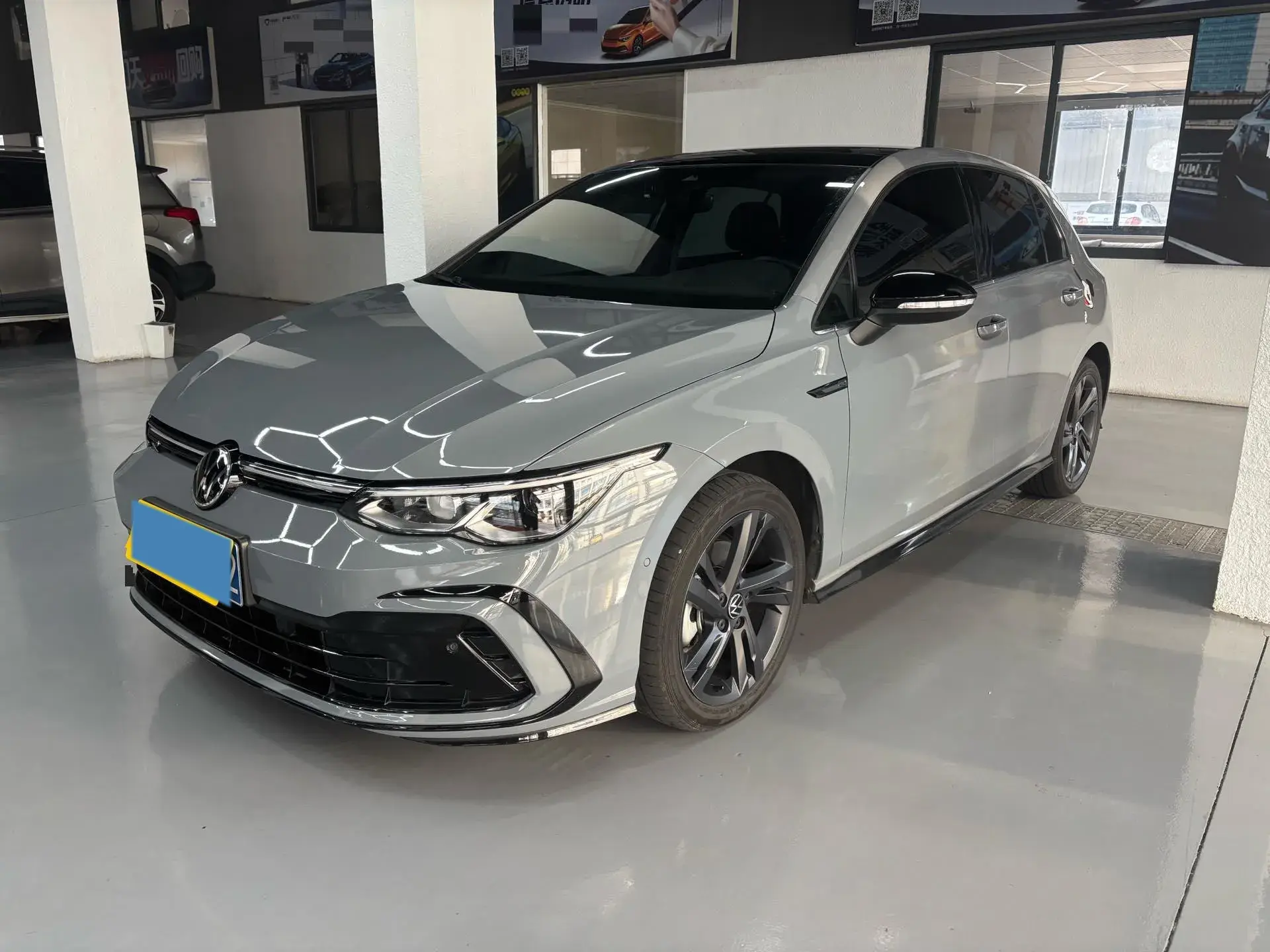 2021 VOLKSWAGEN GOLF view 1