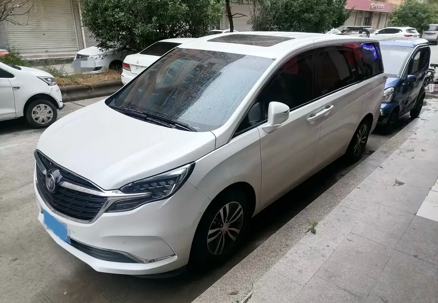 2022 BUICK GL8 view 1