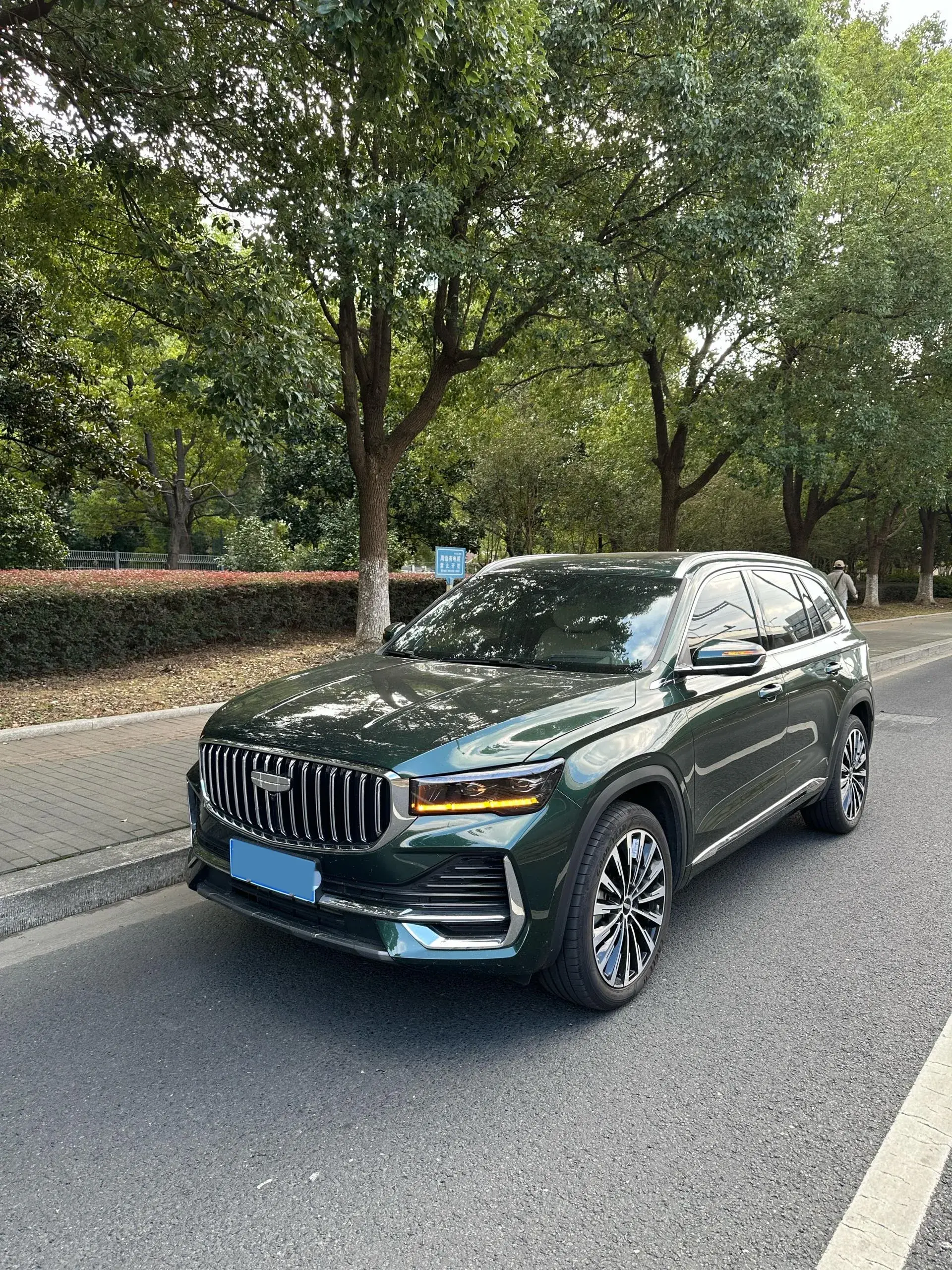 2025 GEELY MONJARO view 1