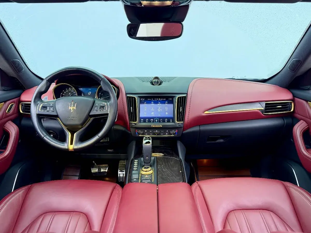 2019 MASERATI LEVANTE thumbnail 4