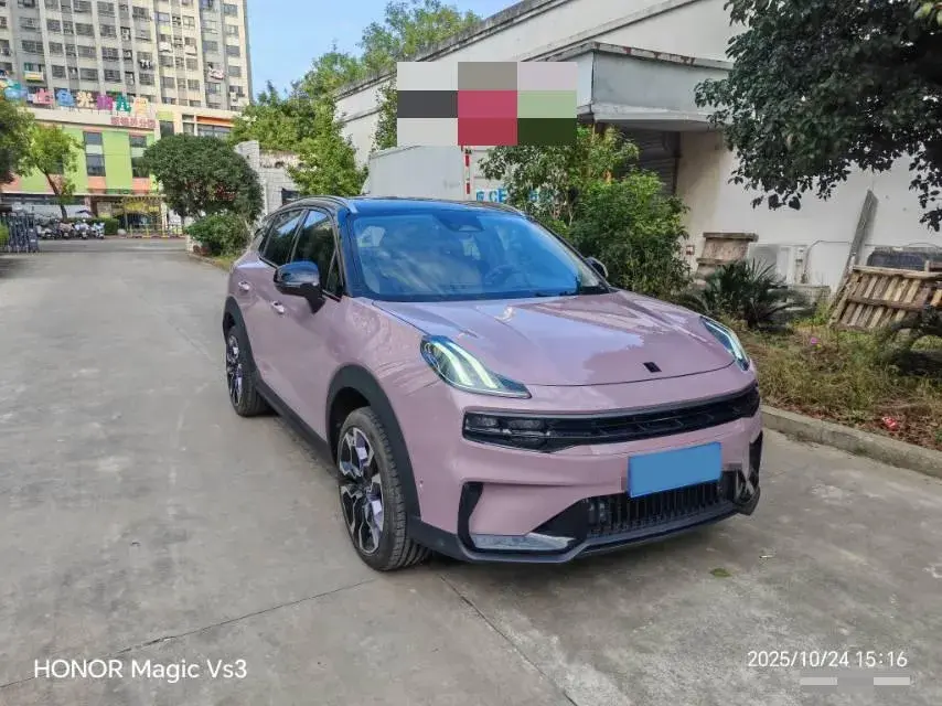 2023 LYNK&CO 06 thumbnail 2