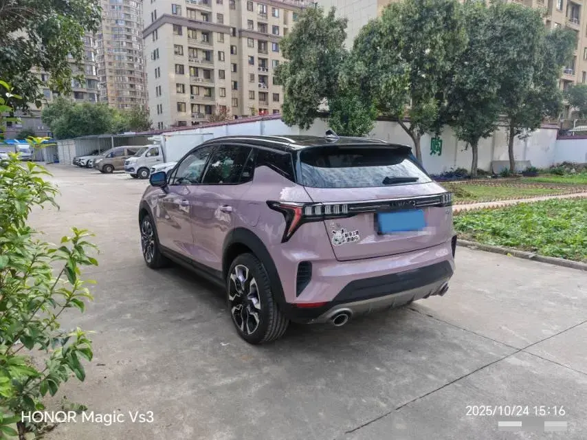 2023 LYNK&CO 06 thumbnail 4