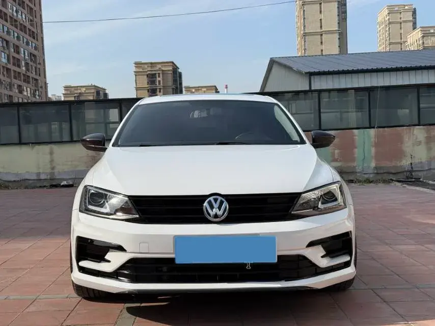 2018 VOLKSWAGEN SAGITAR thumbnail 3