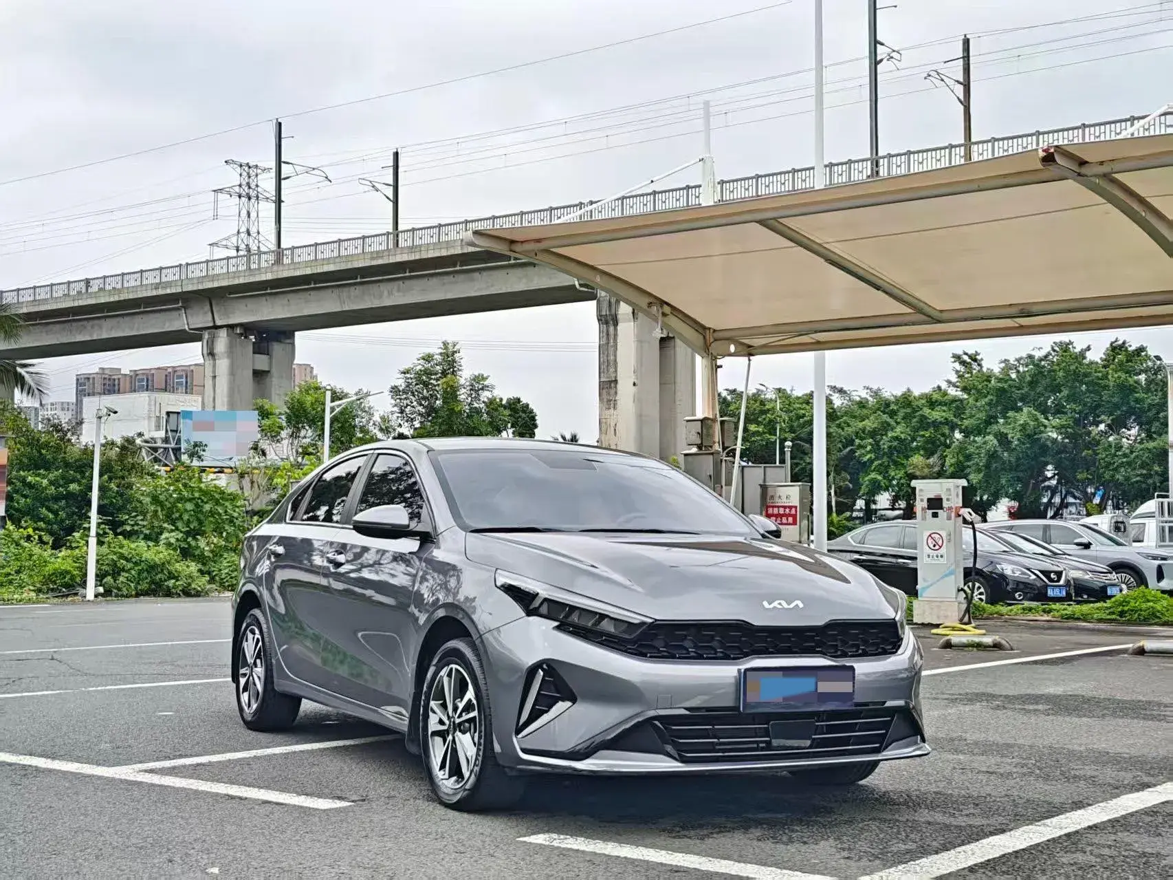 2023 KIA K3 thumbnail 3