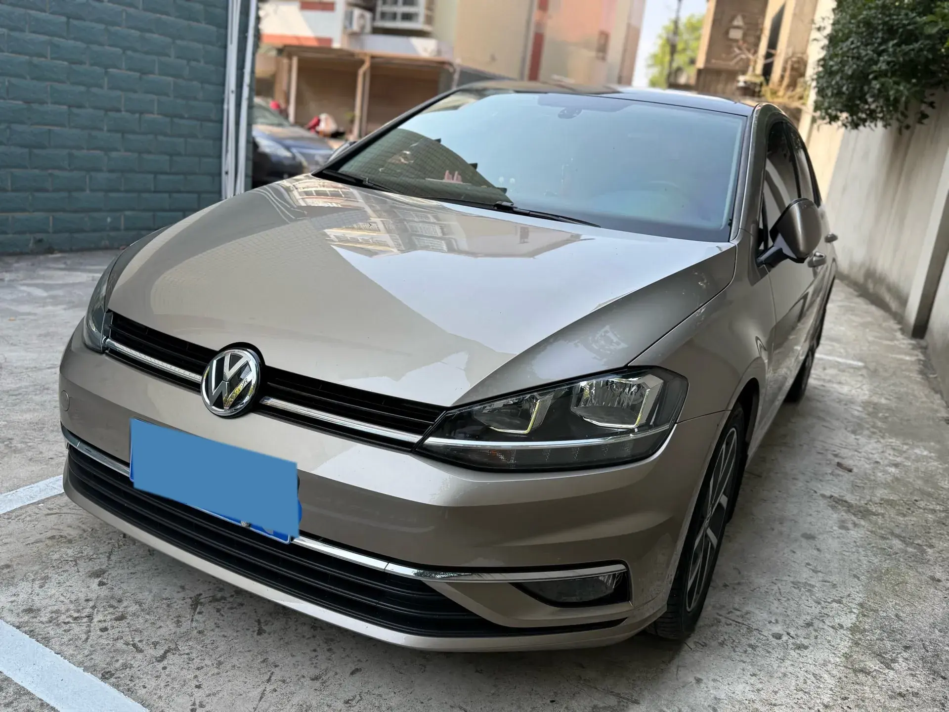 2019 VOLKSWAGEN GOLF view 1