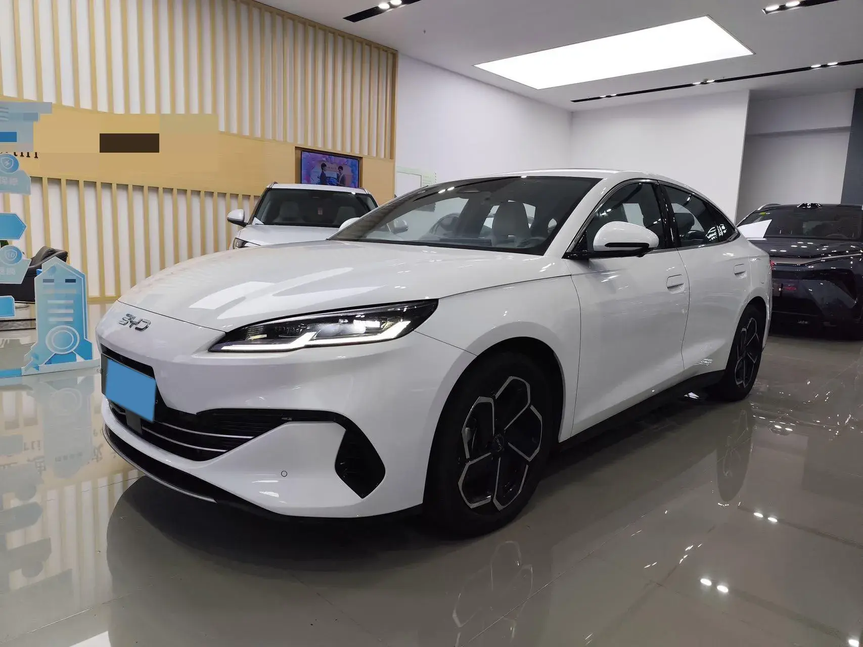 2024 BYD SEAL view 1