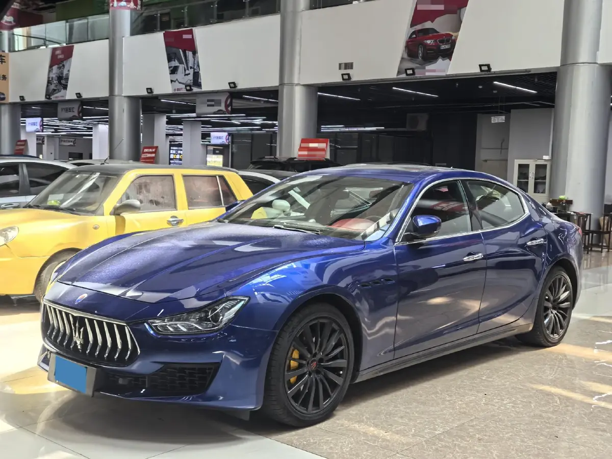 2021 Maserati Ghibli 2.0T 330HP L4 8AT