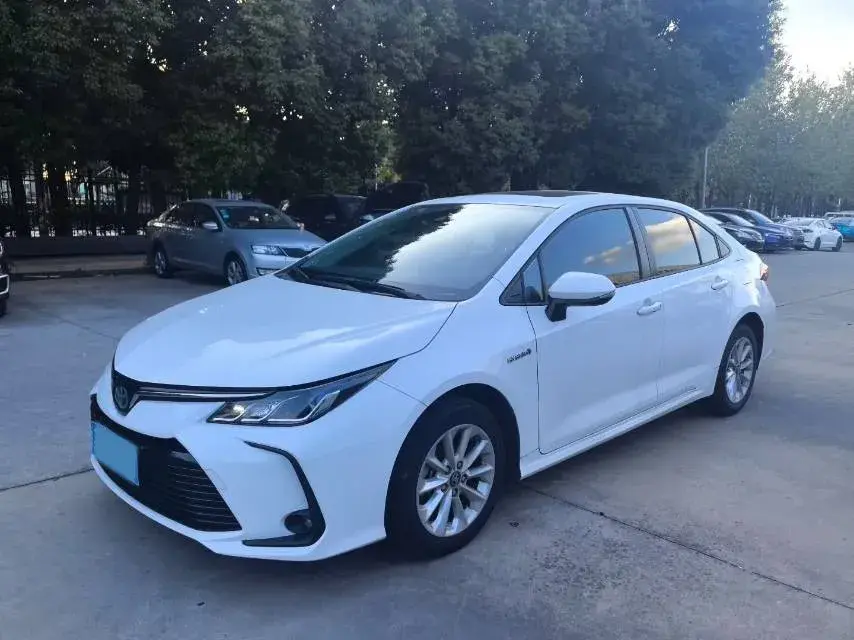 2019 TOYOTA COROLLA view 1