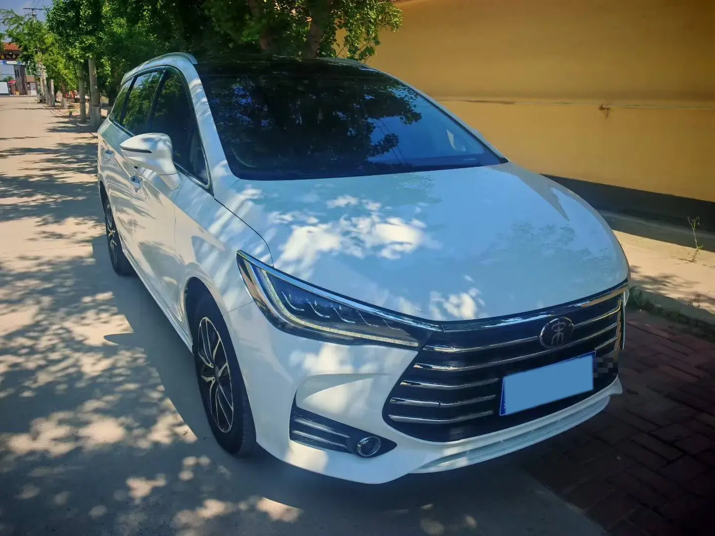 2018 BYD SONG thumbnail 3