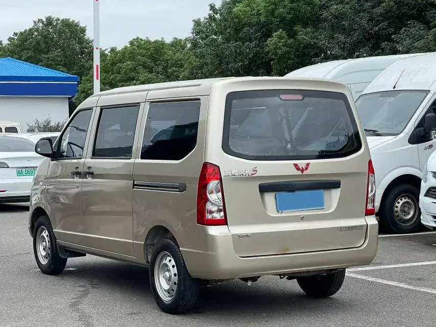 2022 WULING RONGGUANG thumbnail 4