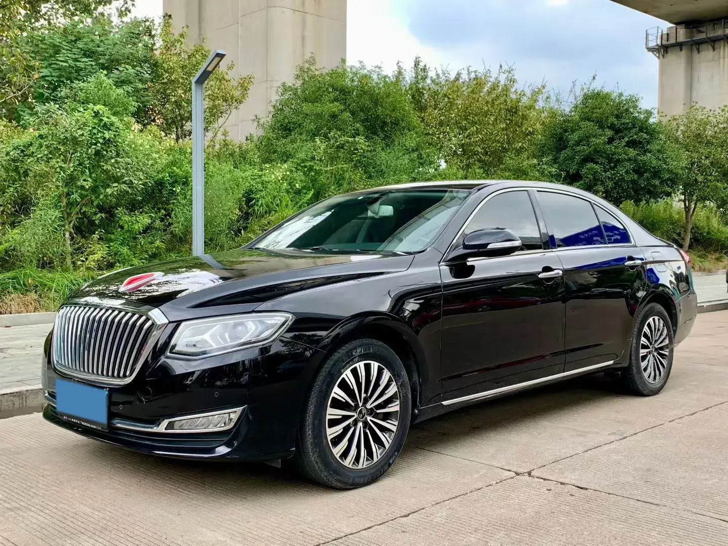 2018 HONGQI H7 view 1