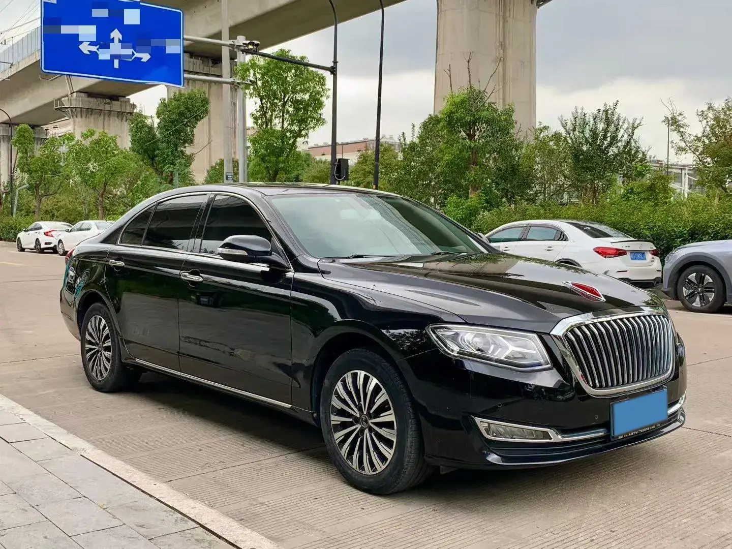 2018 HONGQI H7 thumbnail 3