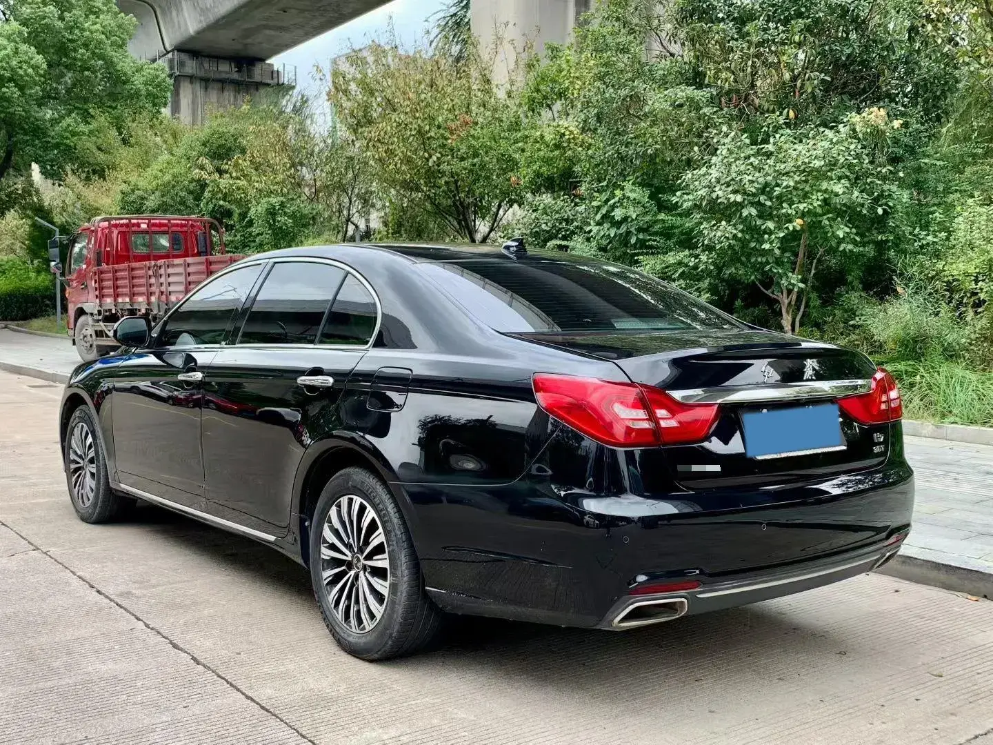 2018 HONGQI H7 thumbnail 4