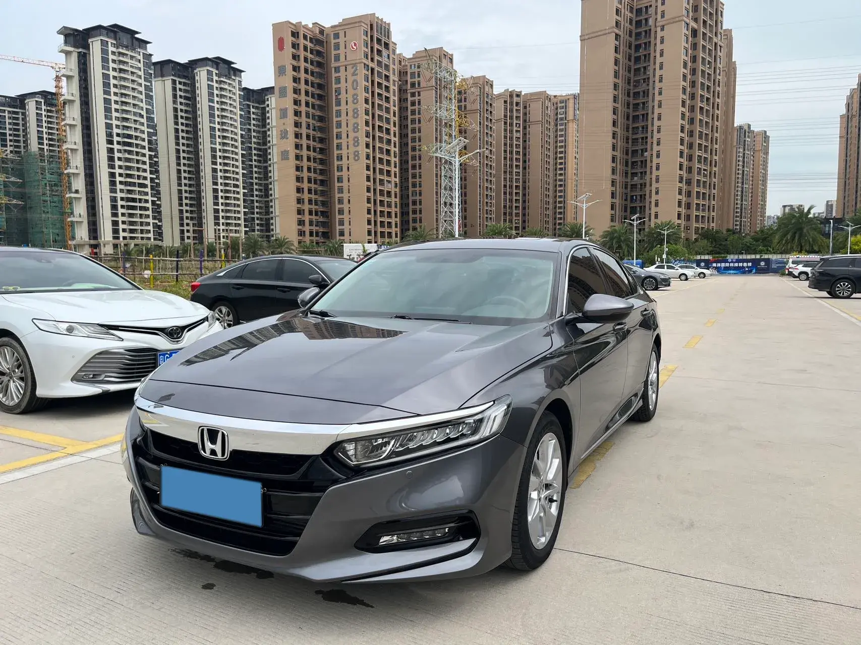 2018 HONDA ACCORD view 1