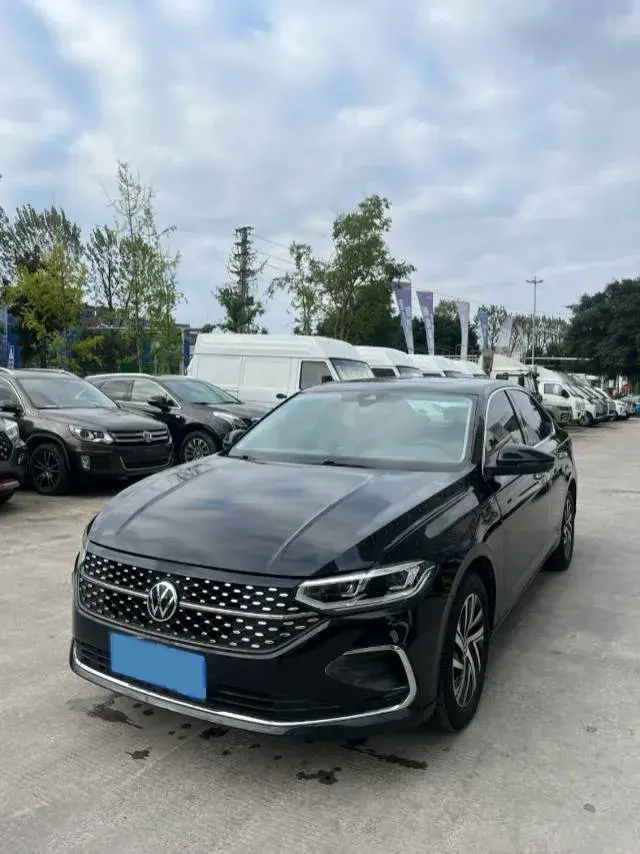 2023 VOLKSWAGEN LAVIDA view 1