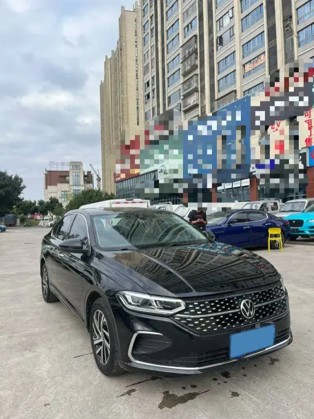 2023 VOLKSWAGEN LAVIDA thumbnail 3