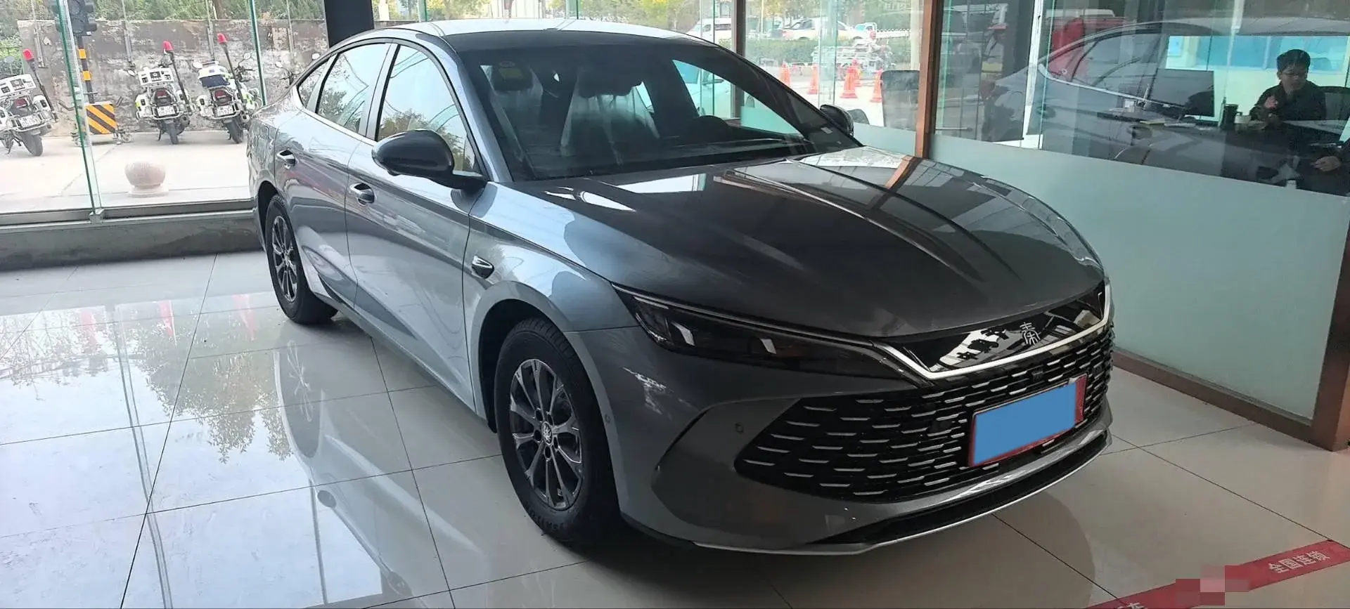 2025 BYD QINL thumbnail 2