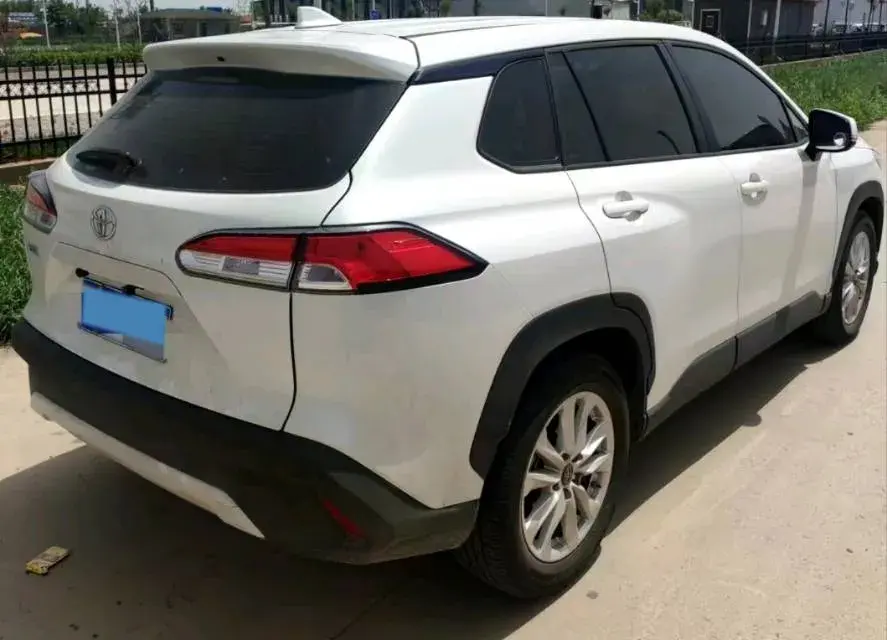 2023 TOYOTA COROLLA thumbnail 2