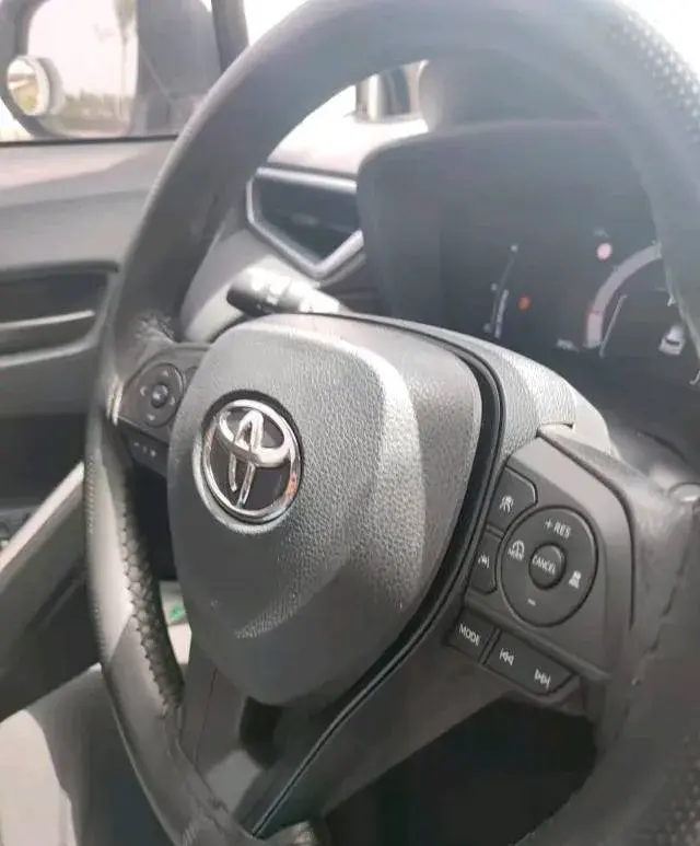 2023 TOYOTA COROLLA thumbnail 4