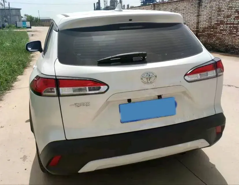 2023 TOYOTA COROLLA thumbnail 3