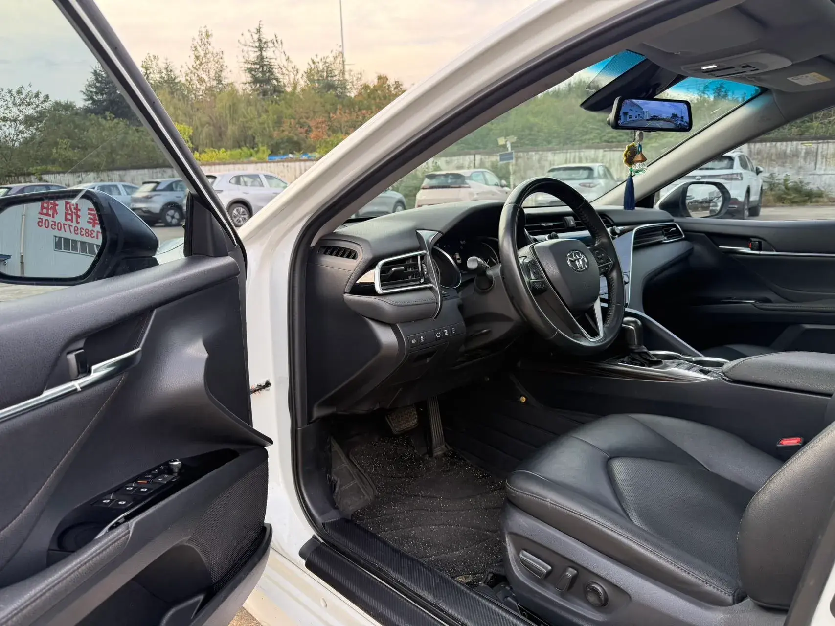 2019 TOYOTA CAMRY thumbnail 4