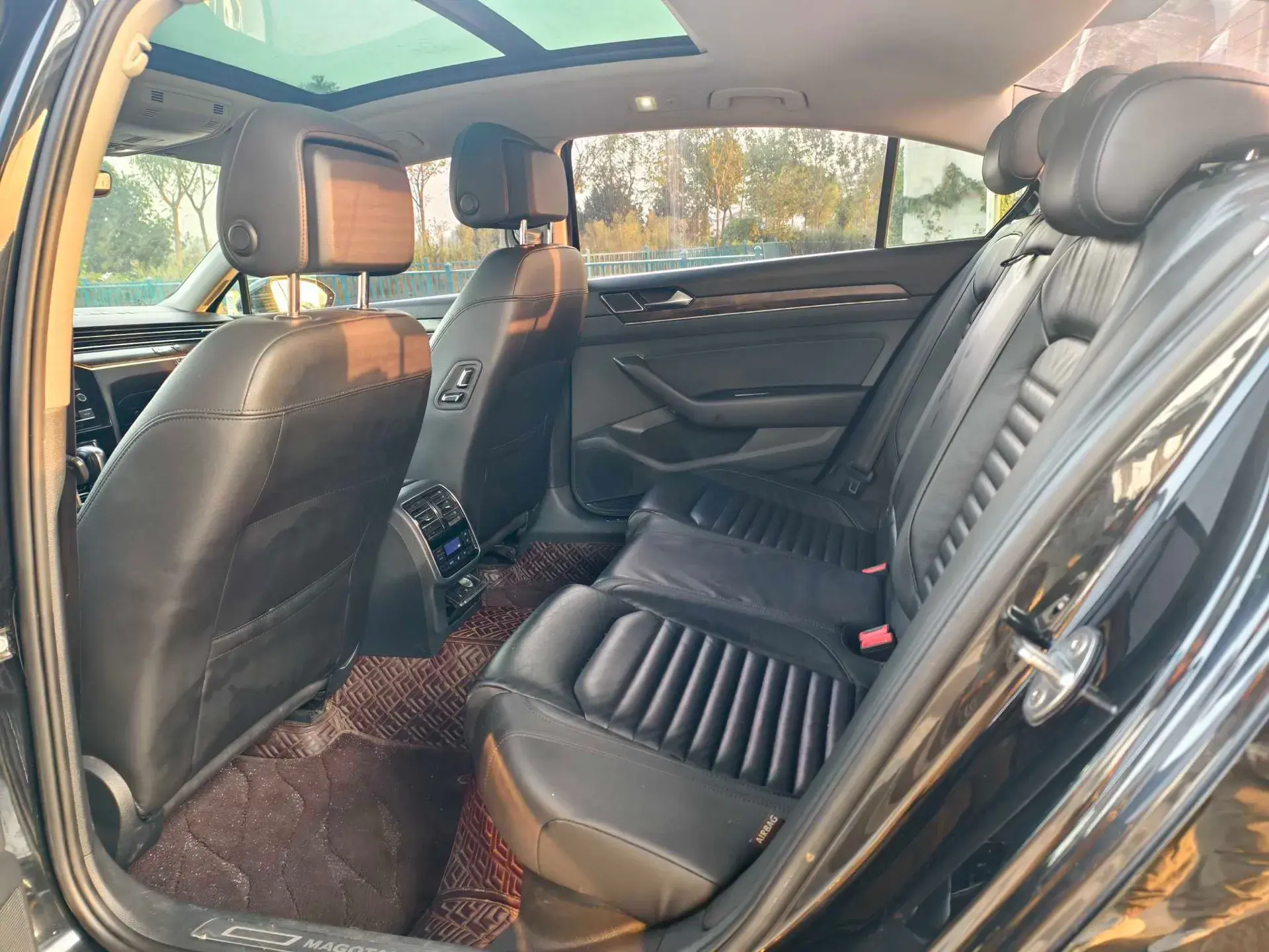 2018 VOLKSWAGEN MAGOTAN thumbnail 4