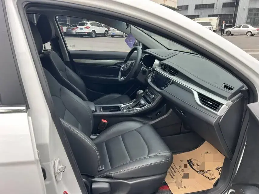 2019 GEELY EMGRAND thumbnail 4