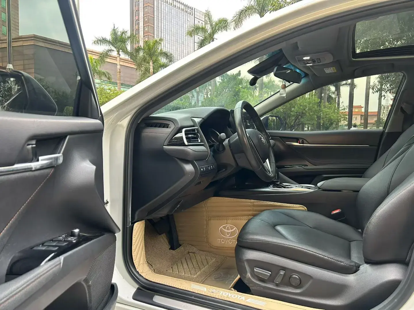 2021 TOYOTA CAMRY thumbnail 4