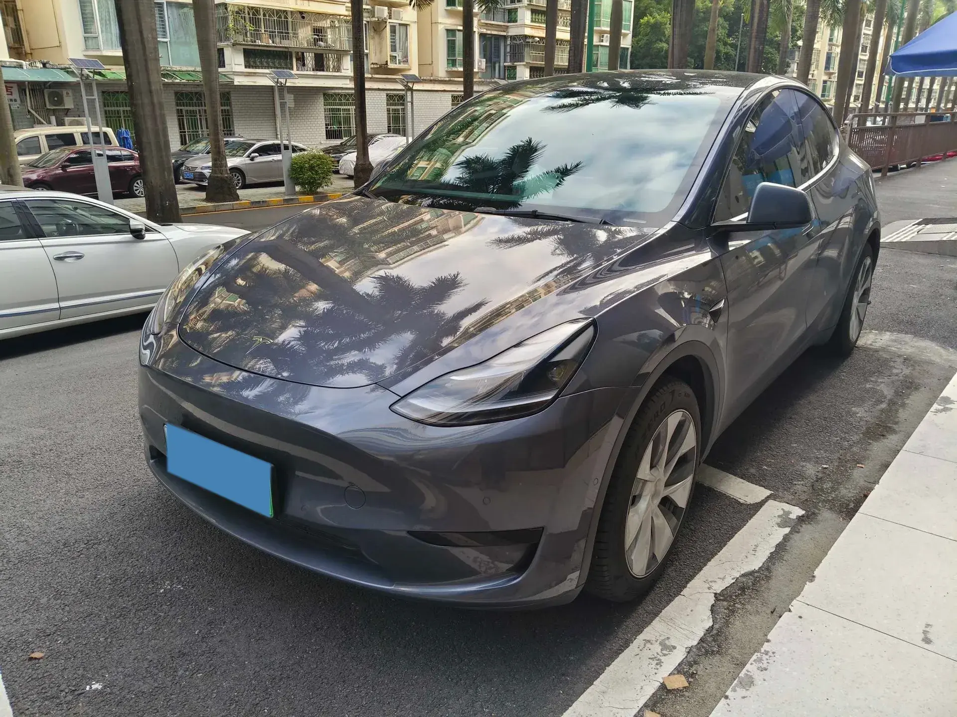 2022 TESLA MODEL view 1
