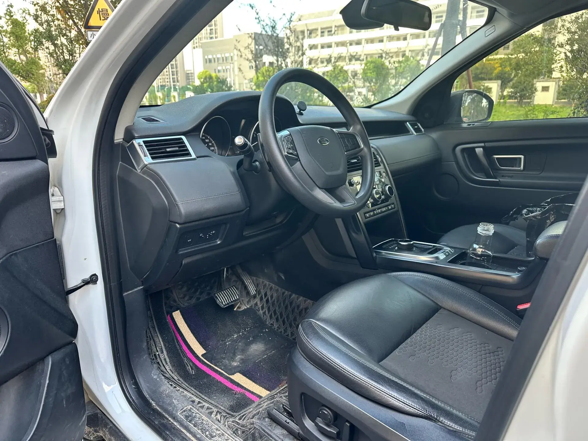 2018 LAND ROVER thumbnail 2