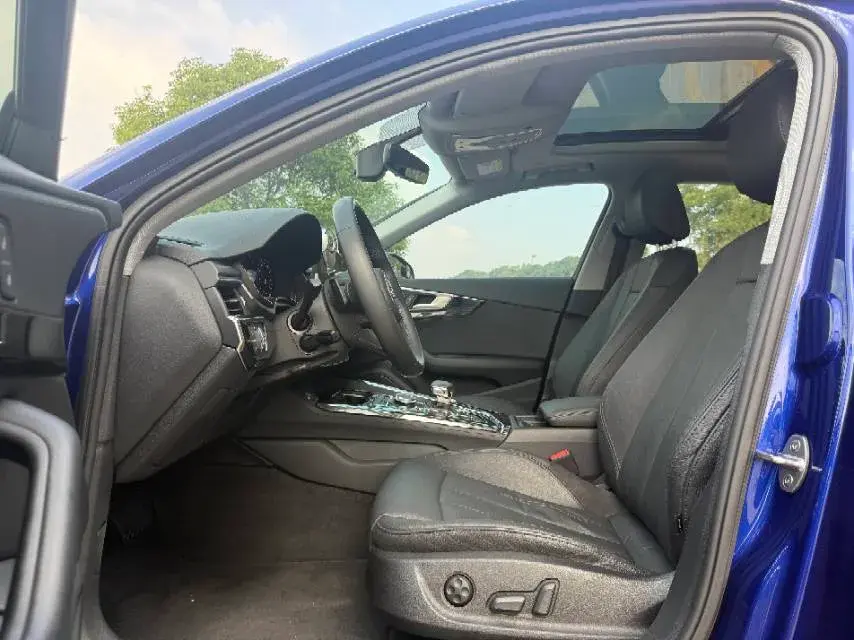 2019 AUDI A4L thumbnail 4