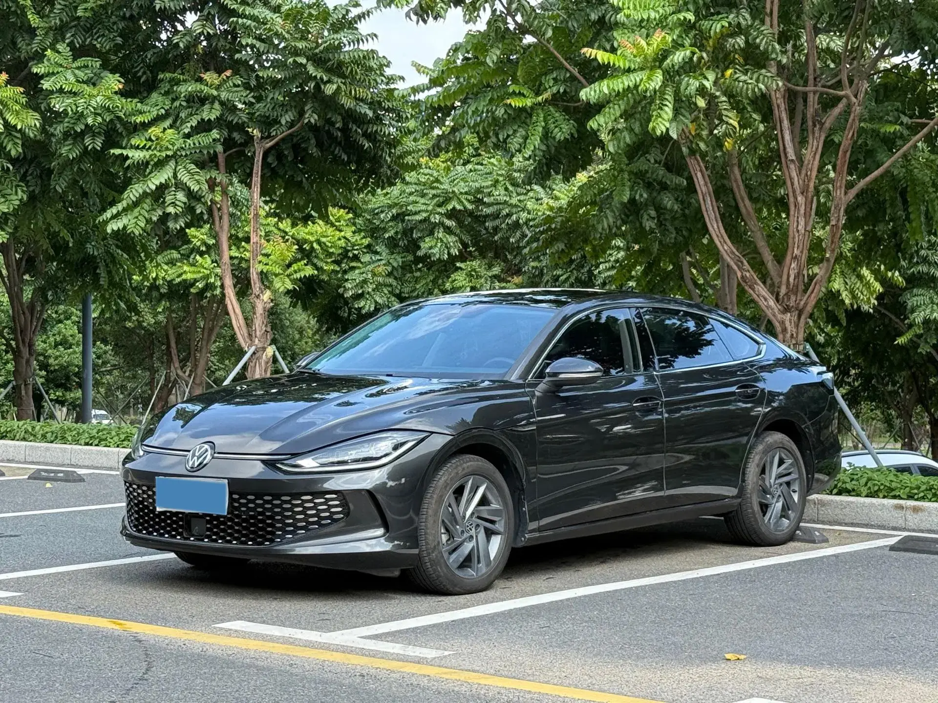 2024 VOLKSWAGEN LAMANDO view 1