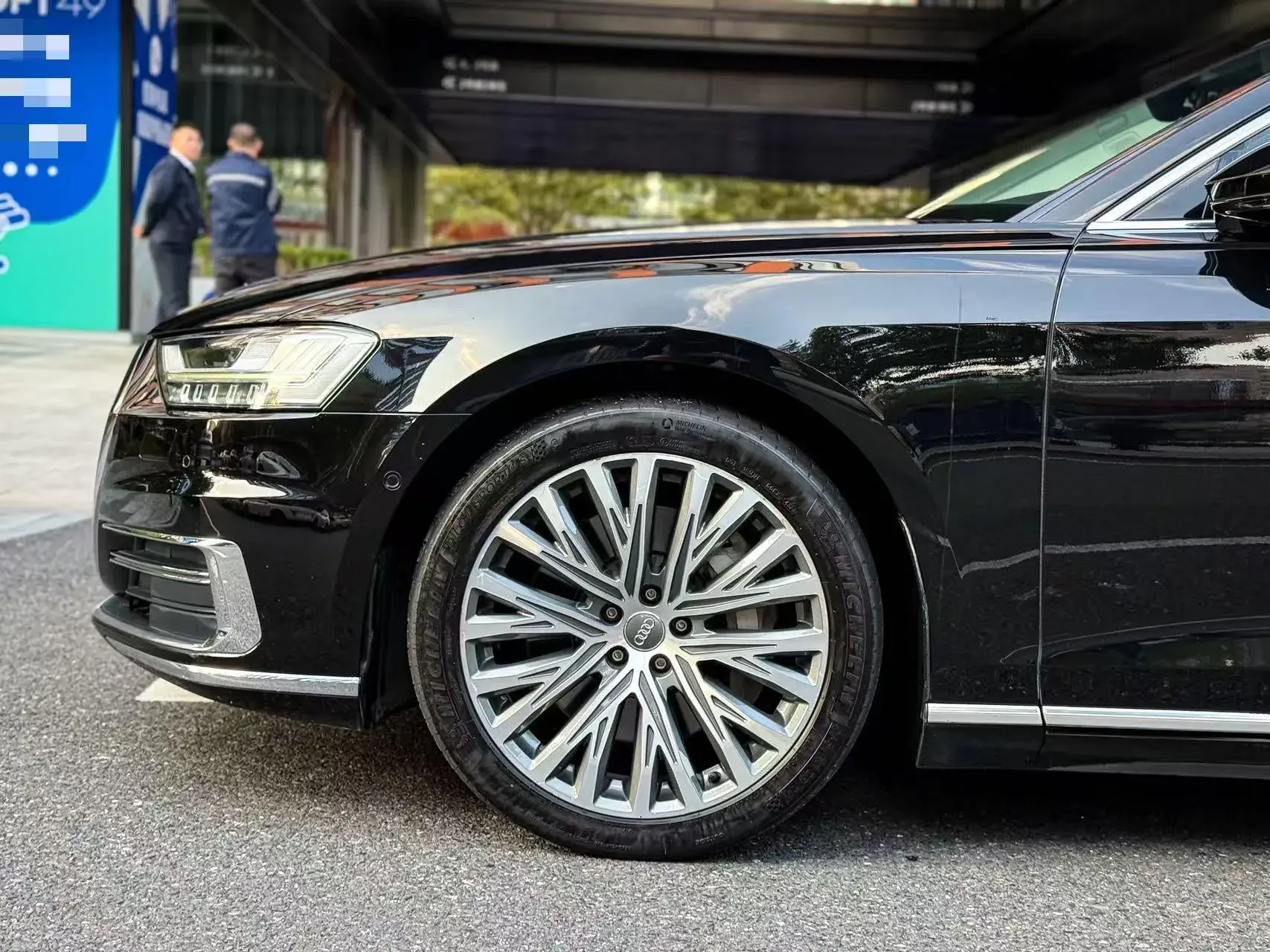 2019 AUDI A8 thumbnail 4