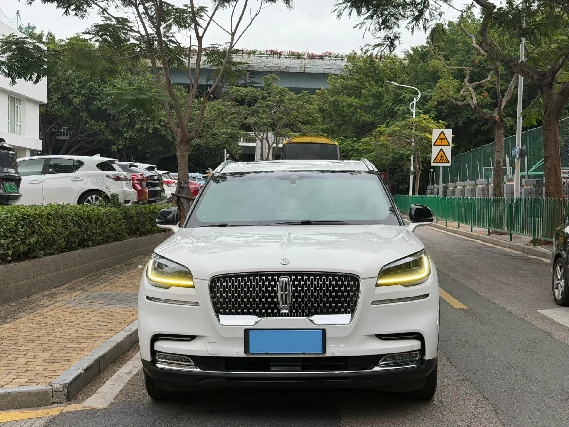 2020 LINCOLN AVIATOR thumbnail 2