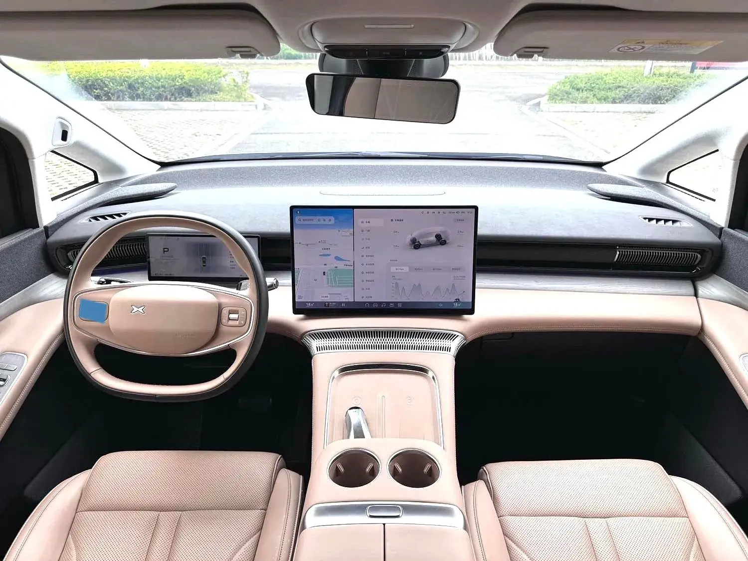 2024 XPENG X9 thumbnail 3